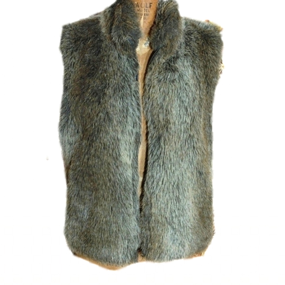 Reversible faux fur vest